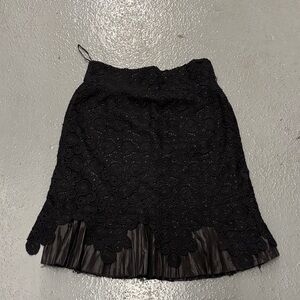 Leifsdottir Bllack lace skirt